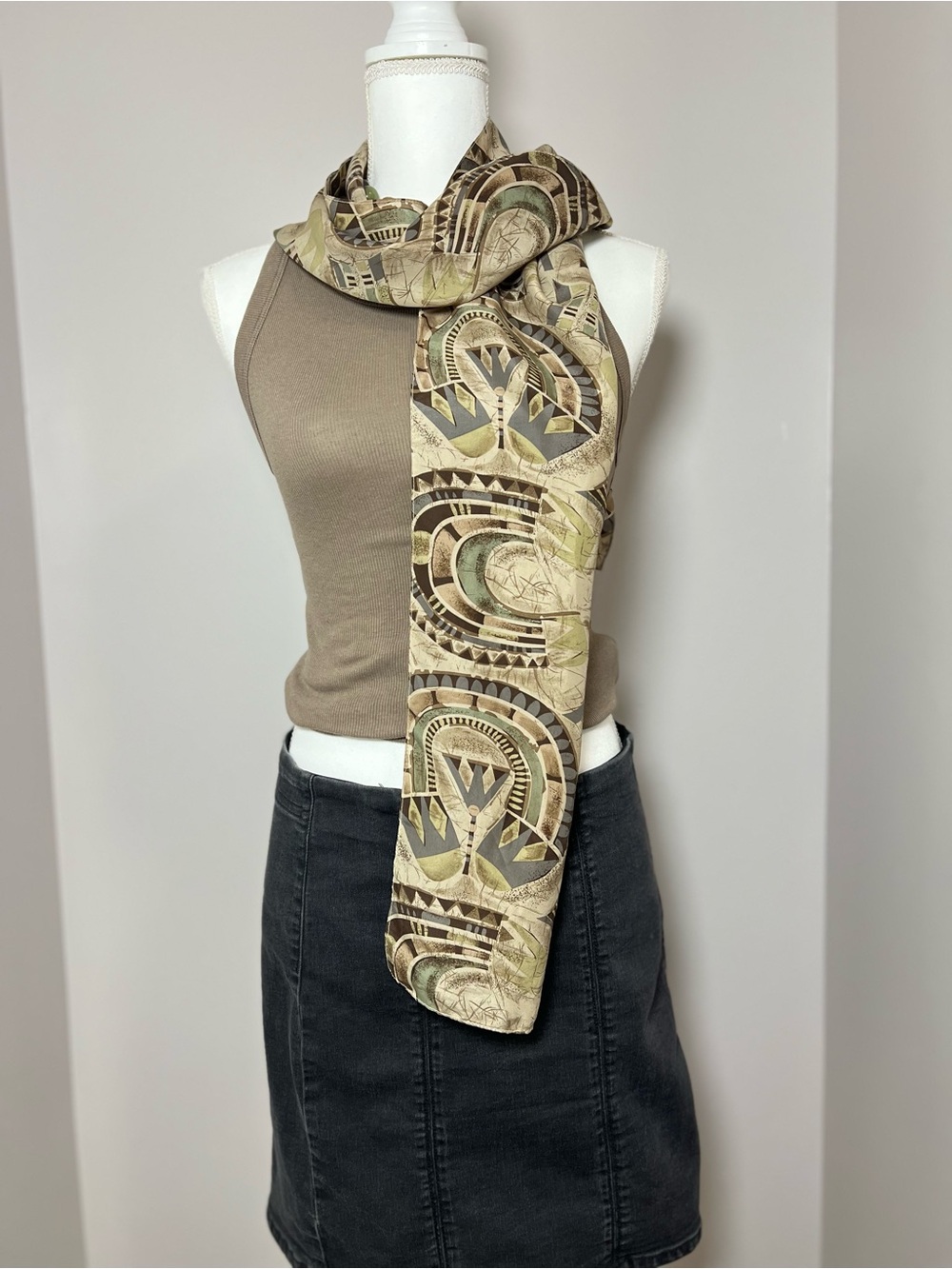 Vintage 80s/90s 100% Silk Horseshoe Abstract Scarf Boho Equestrian 🐎🤍 - Picture 1 of 10